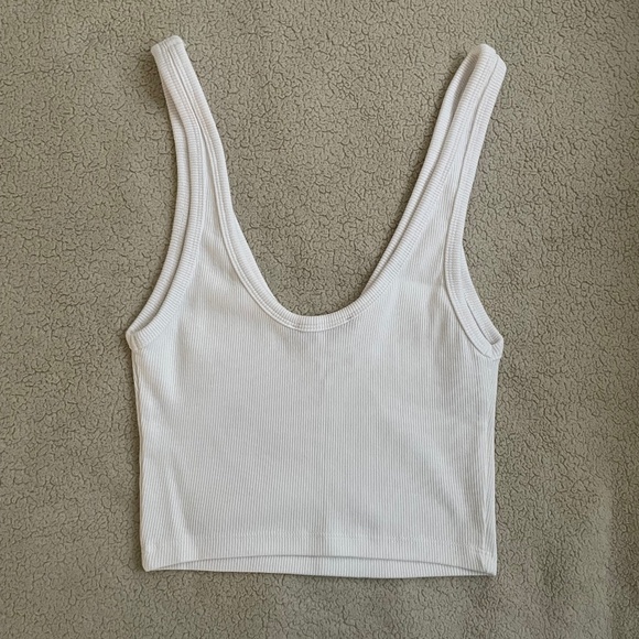 Zara Set of White and Black Tank Tops - Picture 4 of 6